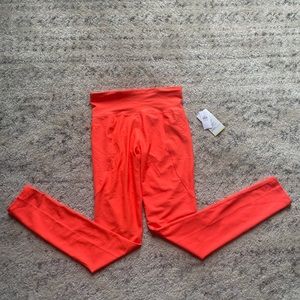 NWT Old Navy Neon Orange Elevate Hi Rise Leggings